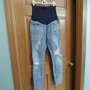 Gap maternity distressed jean size 27